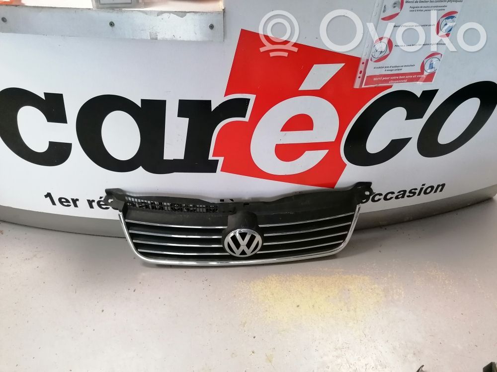Volkswagen PASSAT Maskownica / Grill / Atrapa górna chłodnicy 