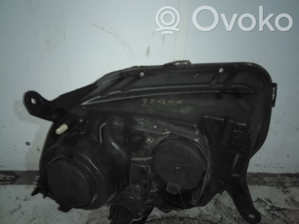 Dacia Duster Headlight/headlamp 