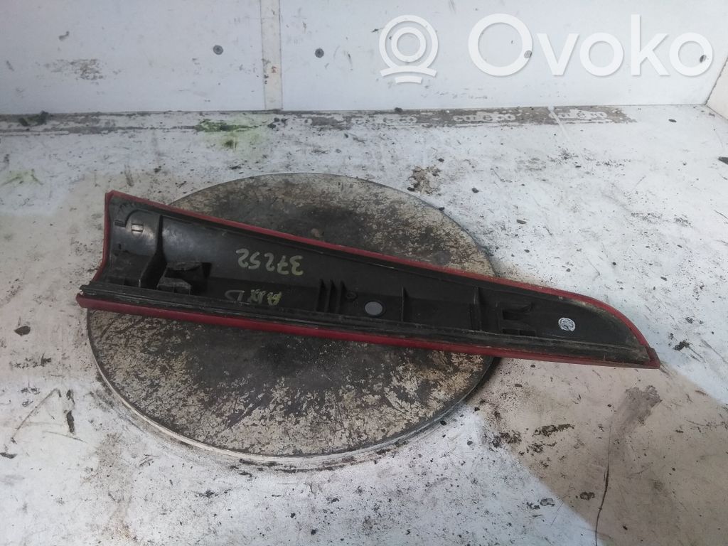 Nissan Note (E11) Aizmugurējais lukturis virsbūvē 