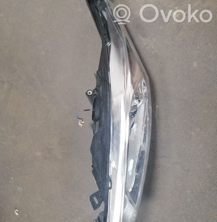 Ford Fiesta Lampa przednia 