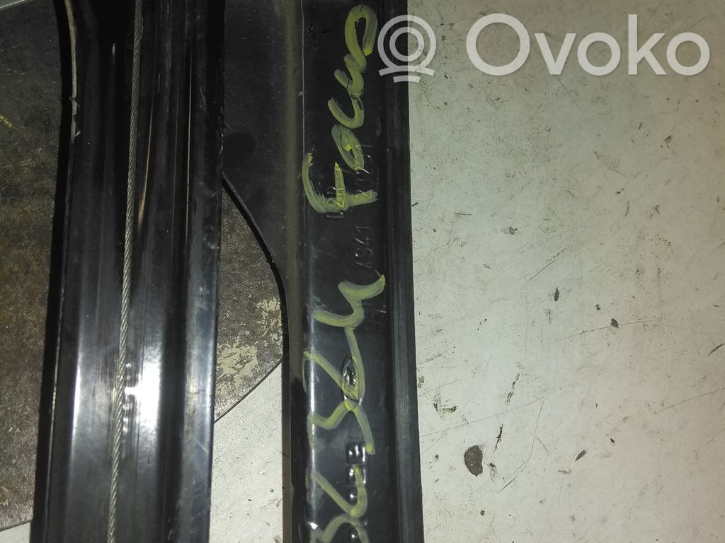 Ford Focus Front door manual window regulator 
