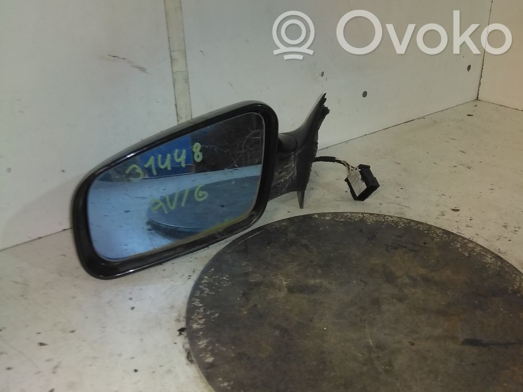 Audi A4 S4 B5 8D Front door electric wing mirror 