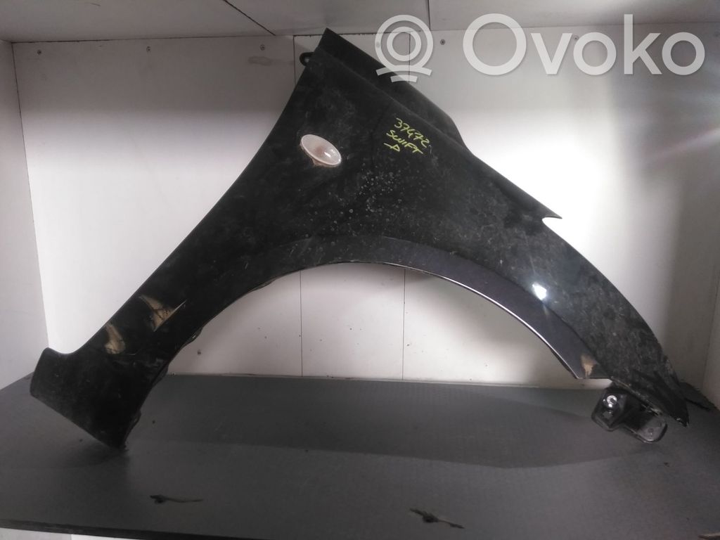 Suzuki Swift I Sparnas 
