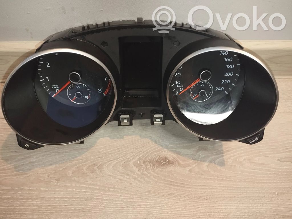Volkswagen Golf VI Tachimetro (quadro strumenti) 