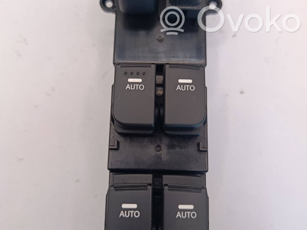 Electric window control switch   935702T520