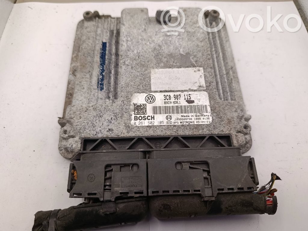 Volkswagen PASSAT B6 Engine control unit/module 