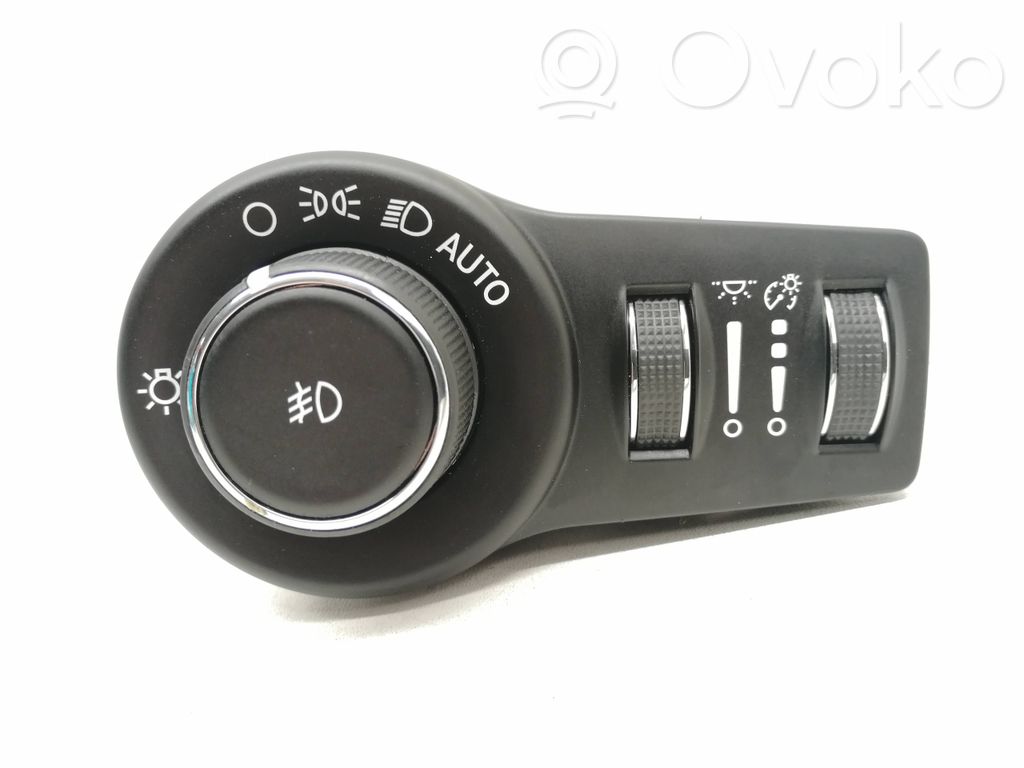 Chrysler Pacifica Light switch 
