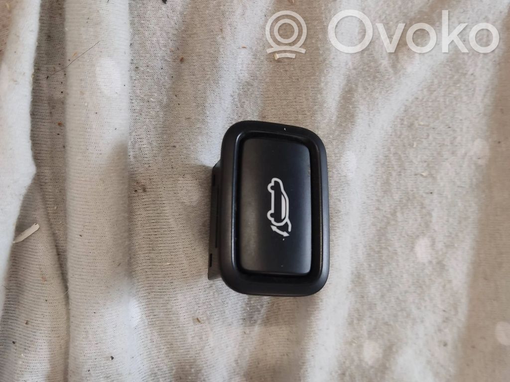 Hyundai Tucson TL Tailgate opening switch 