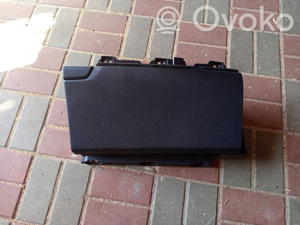 Guantera   84540G5010