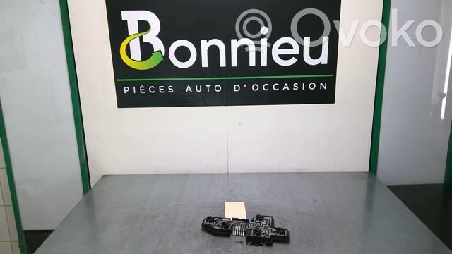 Opel Corsa B Porte ampoule de feu arrière 