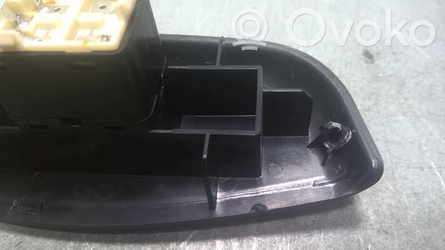 Chevrolet Kalos Electric window control switch 