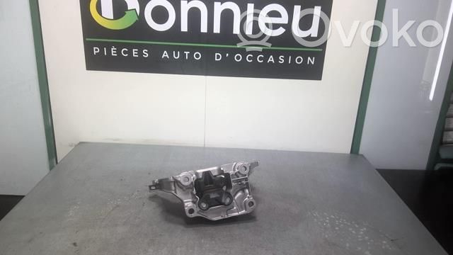 Peugeot 2008 II Engine mount bracket 