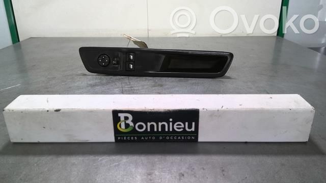 Electric window control switch   98329368ZD