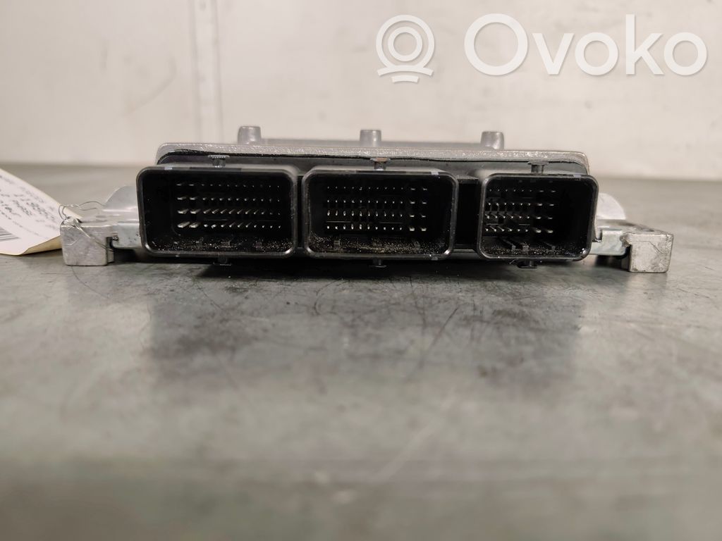 Engine control unit/module   5WS40833B