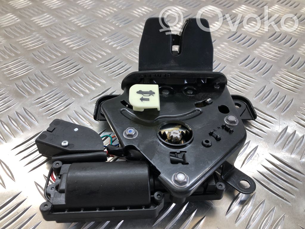 Tesla Model S Aizmugurējā pārsega slēdzene 