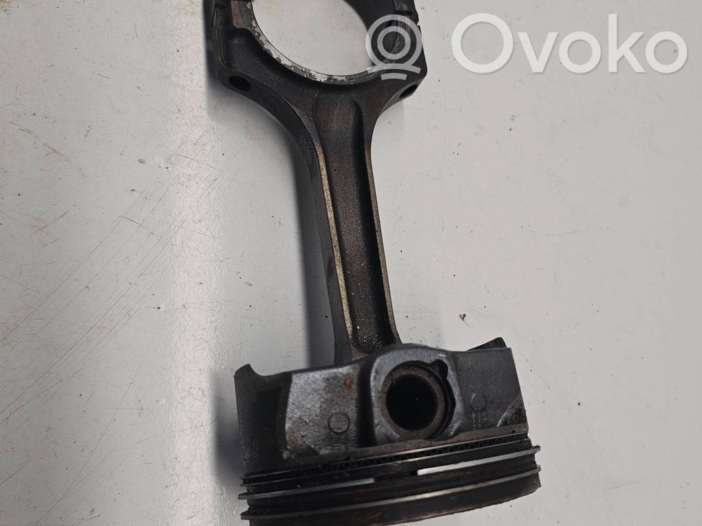 Ford Mustang V Pistón con biela 
