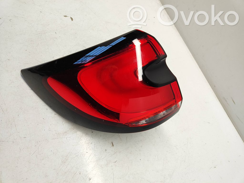 Chrysler Pacifica Rear/tail lights 