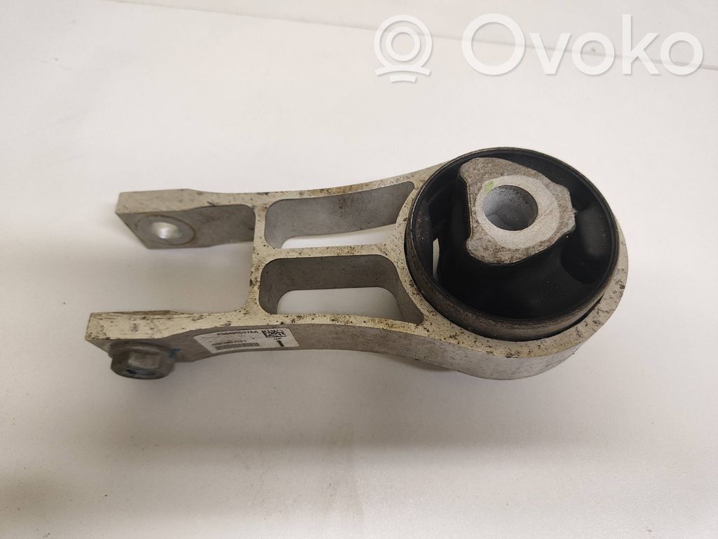 Chrysler Pacifica Engine mount bracket 