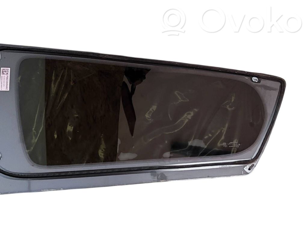 Rear side window   P68238494AC