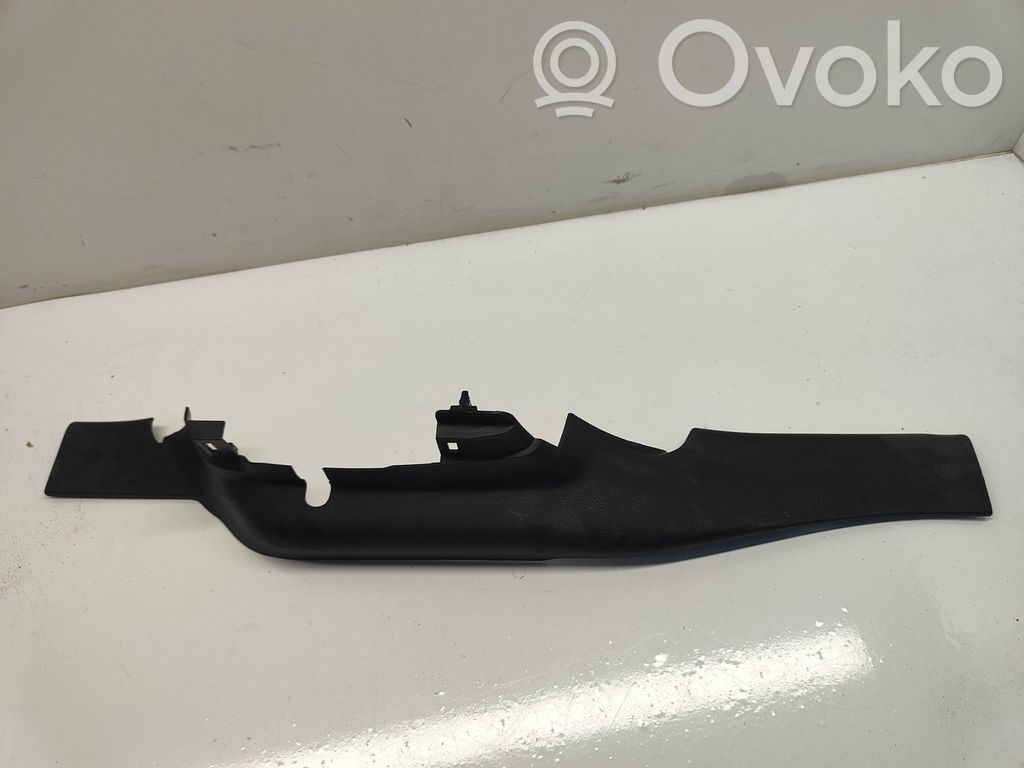 Dodge RAM (B) pillar trim (bottom) 