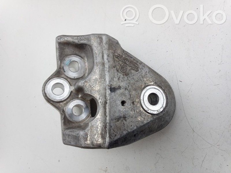 Engine mount bracket