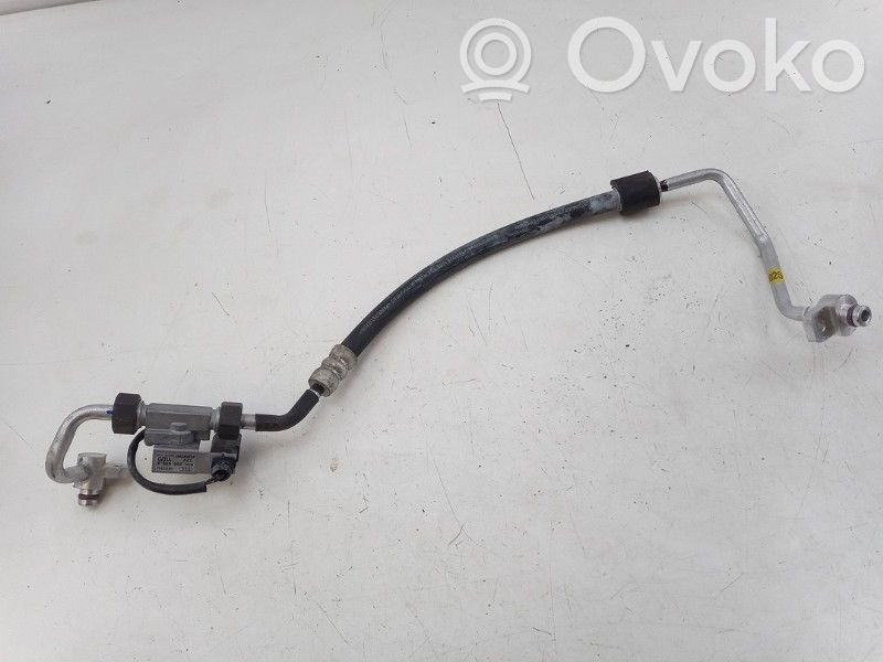 Ilmastointilaitteen putki (A/C)   4KL816720G,4KL816720G