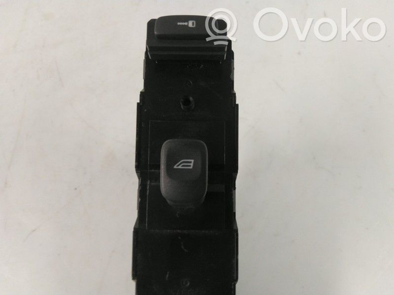 Electric window control switch   9467627,19590315,19590315,9467627
