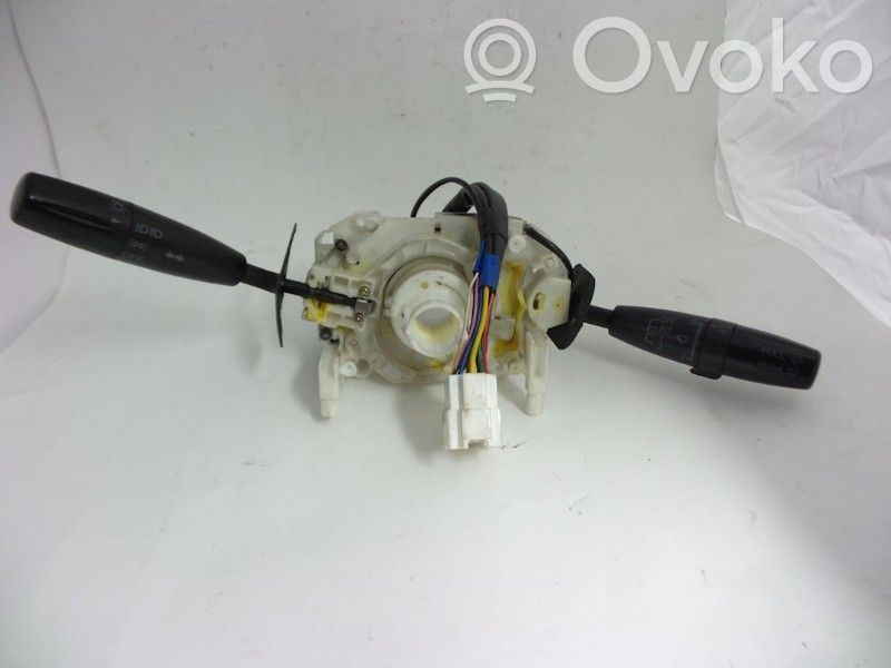 KIA Carnival Steering wheel buttons/switches 