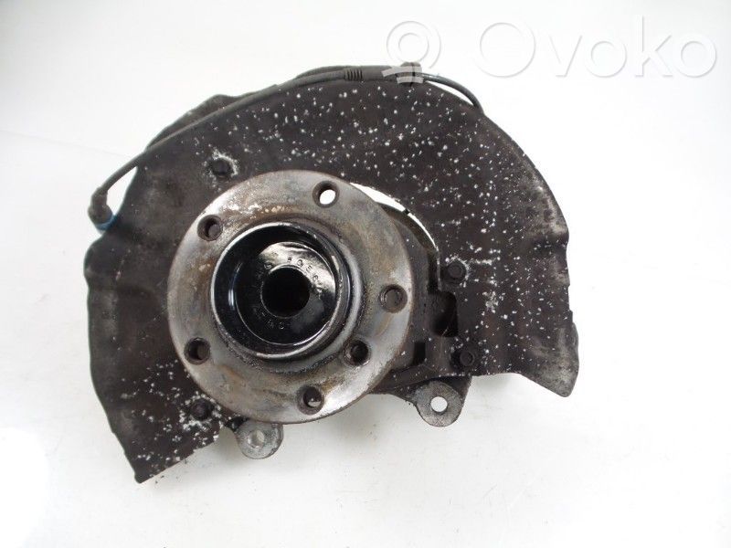 Front wheel hub spindle knuckle