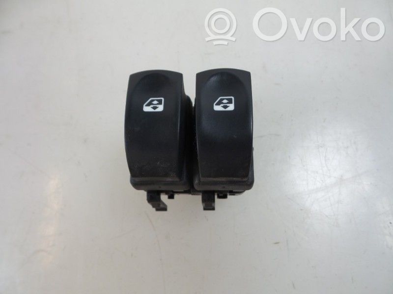 Renault Clio III Electric window control switch 