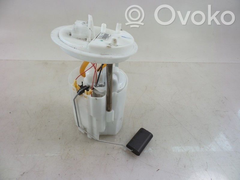 Opel Corsa E Polttoainesäiliön pumppu 