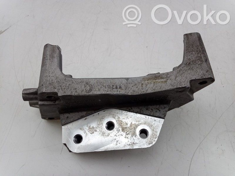 Opel Corsa E Engine mount bracket 
