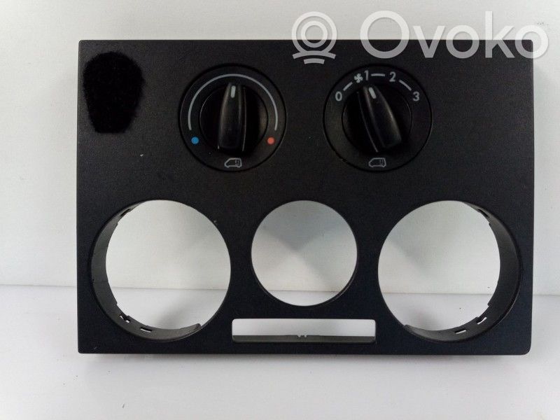 Volkswagen Transporter - Caravelle T4 Climate control unit 
