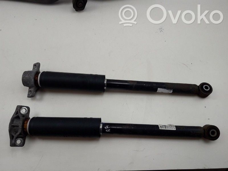 Opel Astra J Set molle e ammortizzatori (anteriore e posteriore)