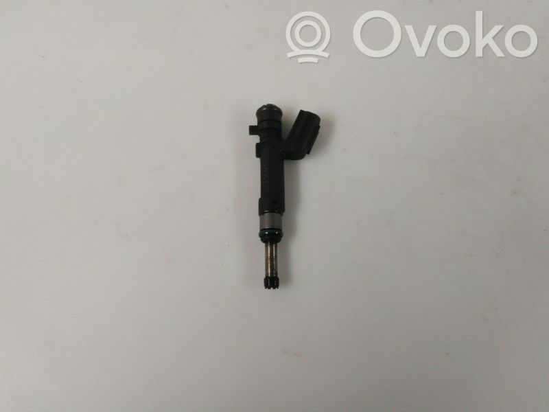 Nissan Qashqai Wtryskiwacz paliwa 