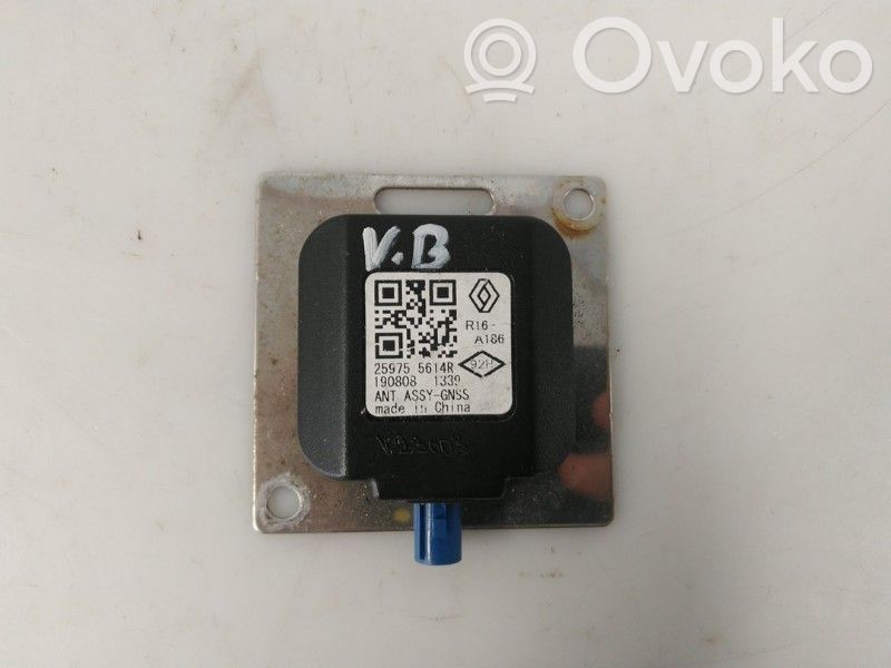 Renault Twingo III GPS-pystyantenni 
