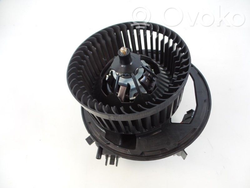 Volkswagen PASSAT B8 Ventola riscaldamento/ventilatore abitacolo