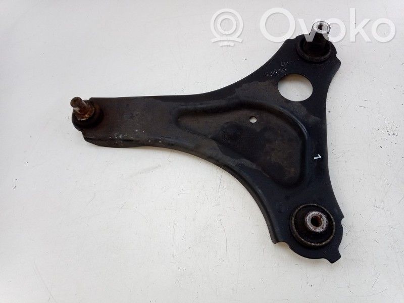 Renault Twingo III Front control arm 