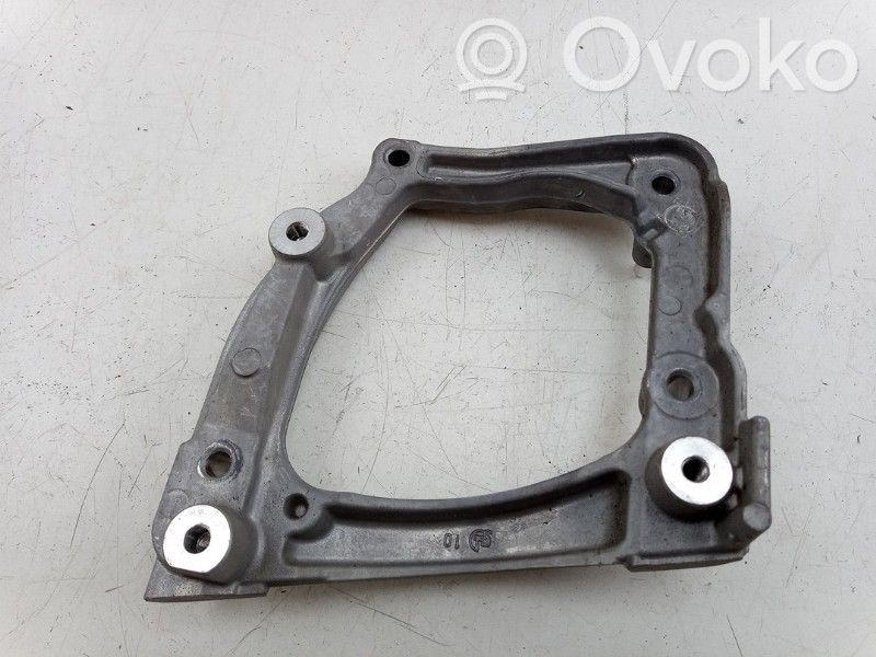 Opel Corsa F Staffa di montaggio del compressore dell’A/C