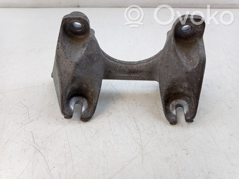 BMW X1 E84 Gearbox mounting bracket 