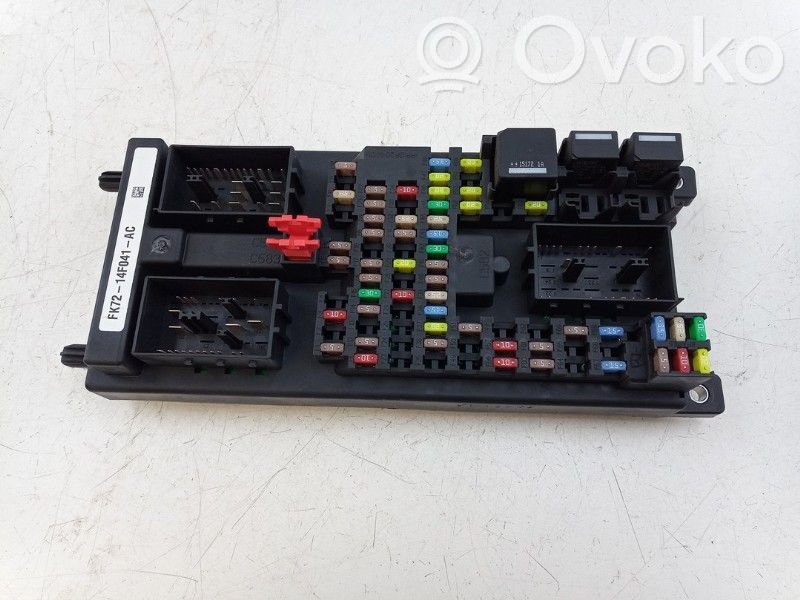 Skrzynka bezpieczników / Komplet   FK7214F041AC,5784056730,50AK11F04,5784056730,FK7214F041AC