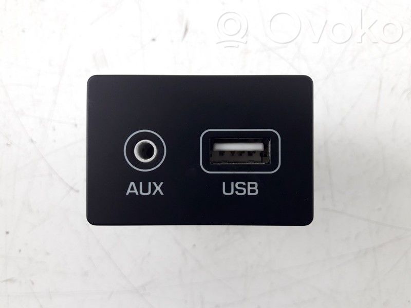 Hyundai Tucson TL Connettore plug in AUX 