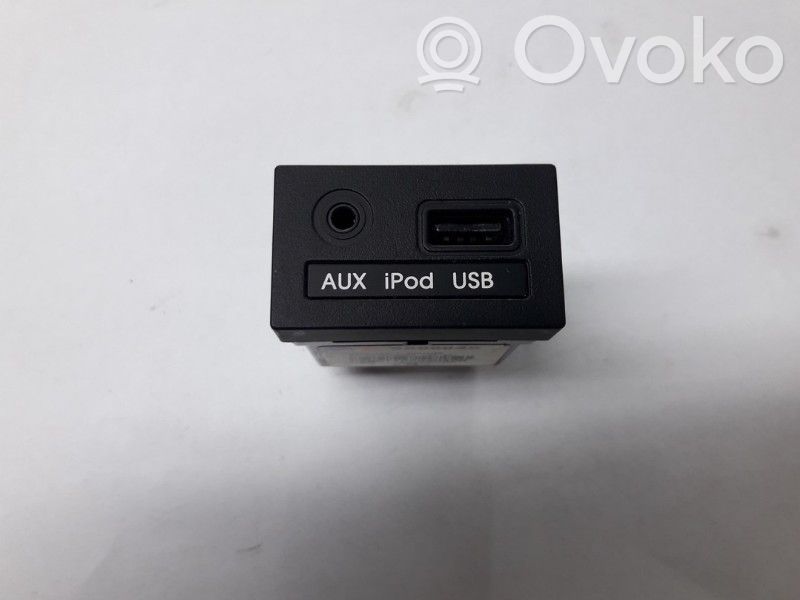 Enchufe conector entrada auxiliar   961200X0004X,961200X0004X