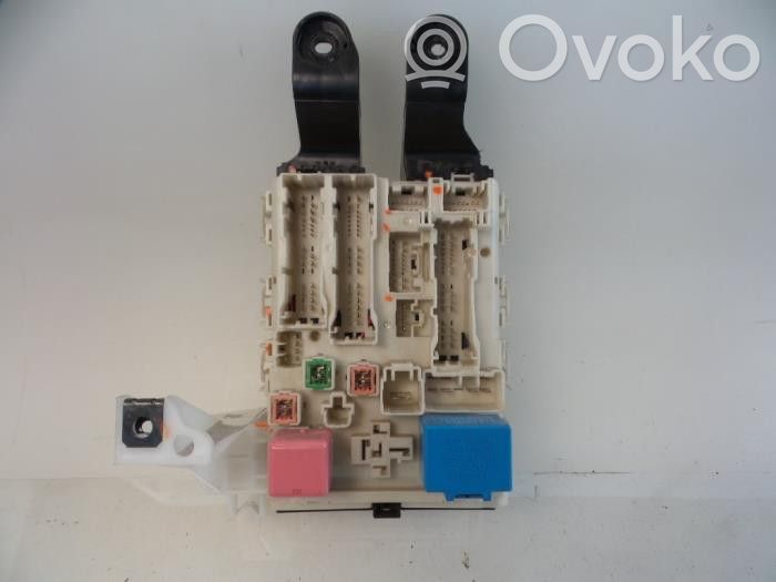 Toyota Avensis T270 Fuse box set 