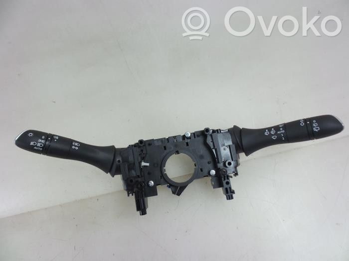 Renault Megane IV Pyyhkimen/suuntavilkun vipukytkin 