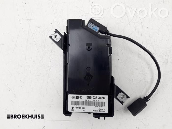 Volkswagen Polo V 6R Unidad delantera de radio/CD/DVD/GPS