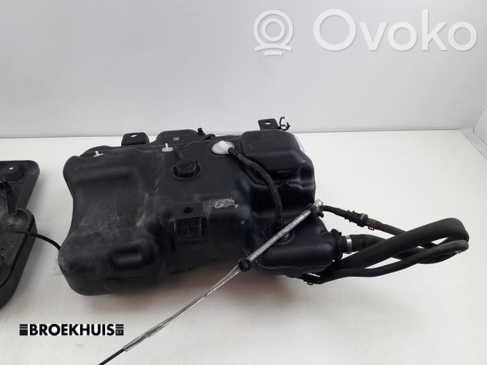 Opel Vivaro AdBlue liquid reservoir 
