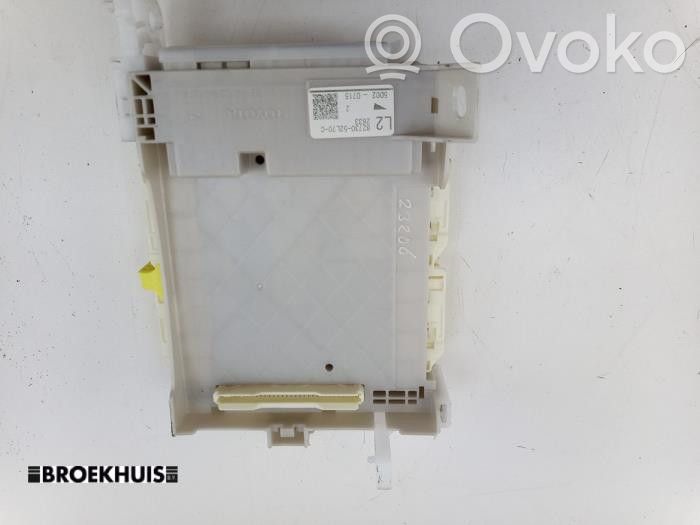 Toyota Verso-S Juego de caja de fusibles 