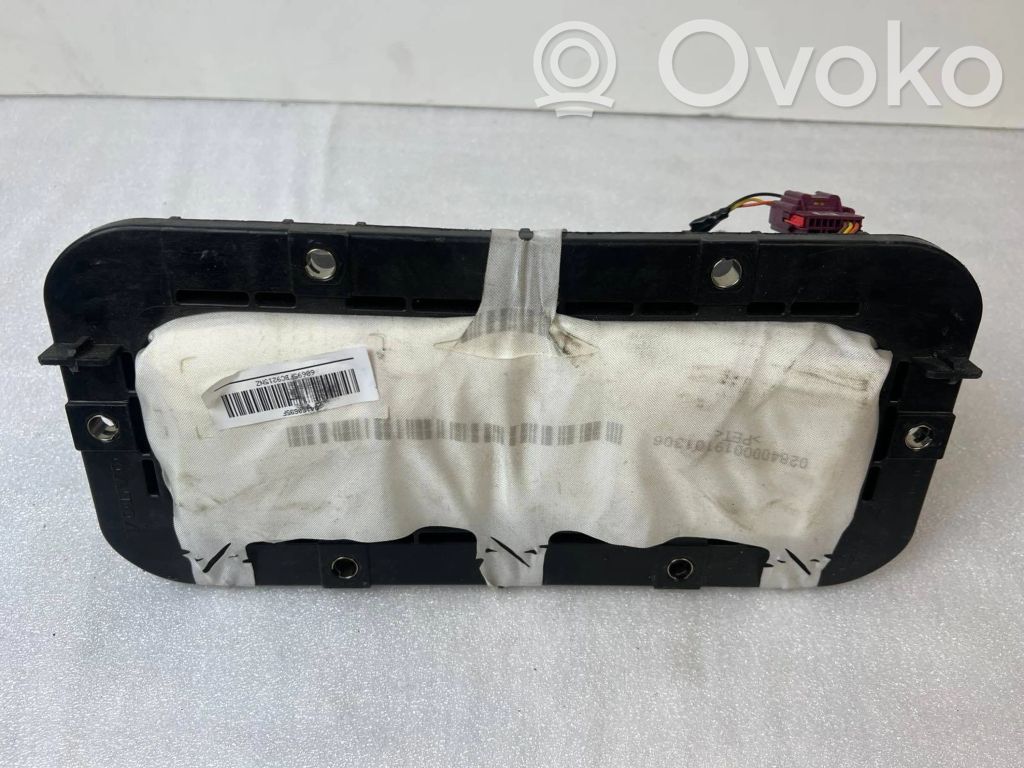 Volvo XC90 Keleivio oro pagalvė 