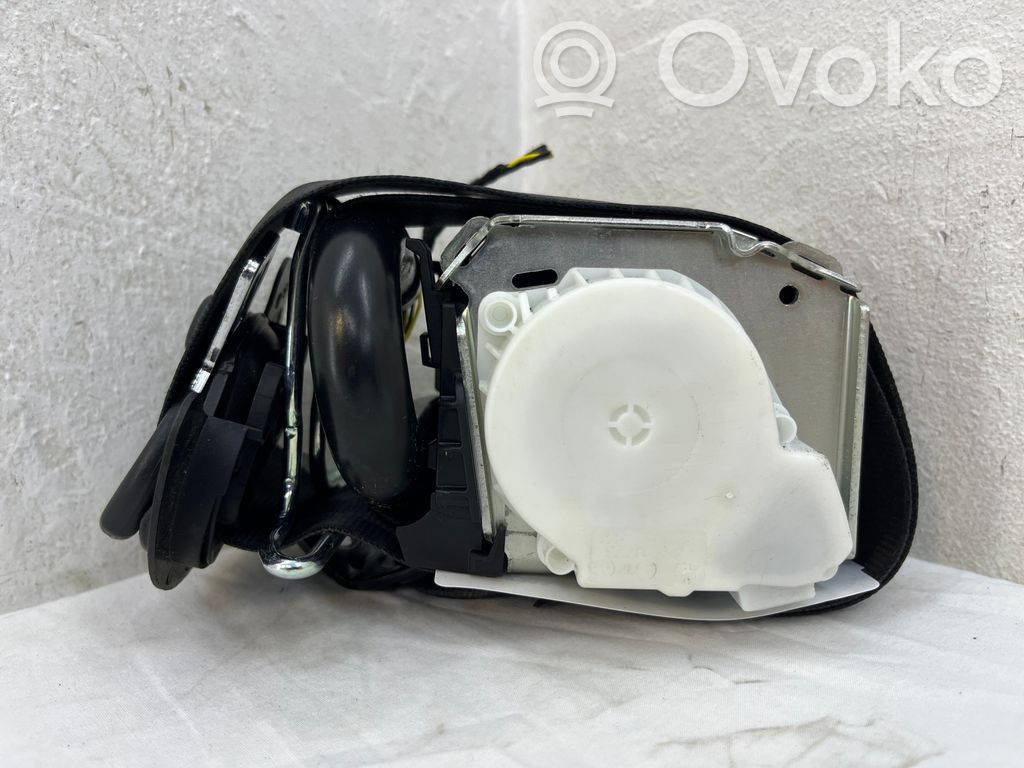Volkswagen Golf VIII Cinturón trasero 